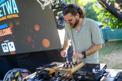 Fotografija s festivala Nera Etwa